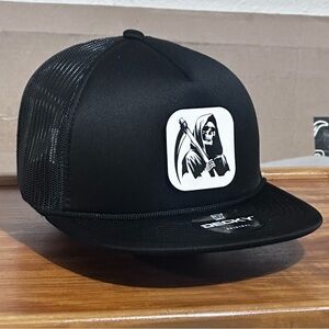 La Santa Muerte (Trucker / Snapback) Hat Unisex - Foam Black Trucker Hat